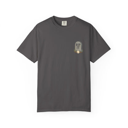 Play It As It Lies – Skeleton Golfer Halloween T-Shirt